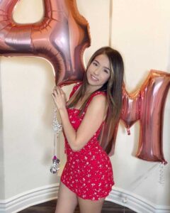 60 Pokimane Hottest Pics that Look Sexy Streamer - MusicsStar
