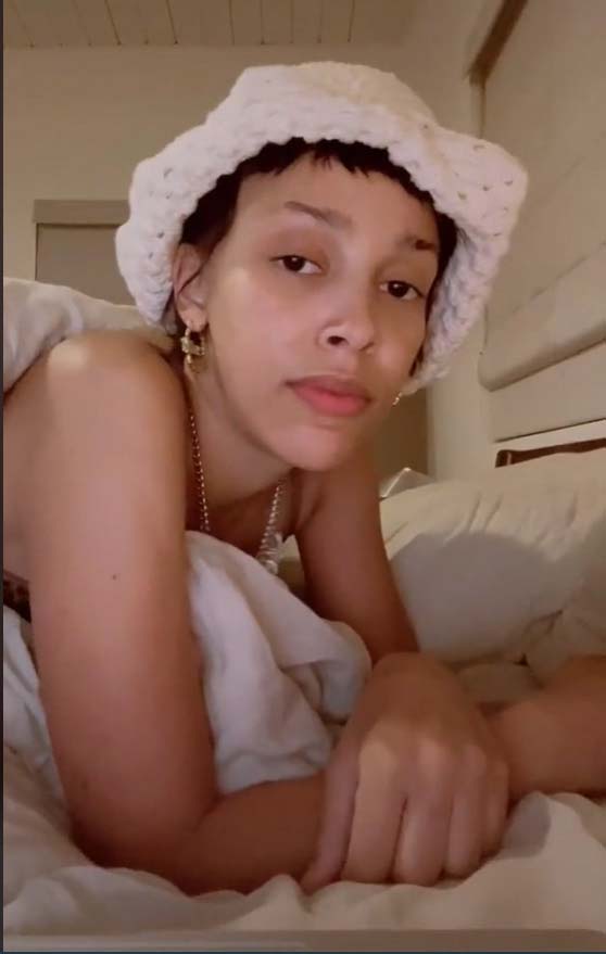 hot wallpaper of doja cat without makeup